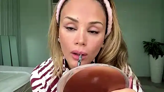 SayraPie – webcam-show