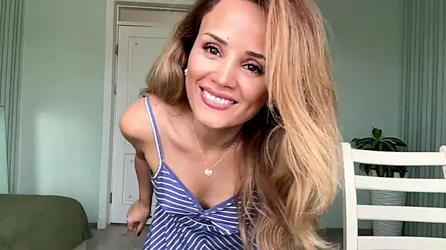 Chat +18 de SayraPie ao vivo