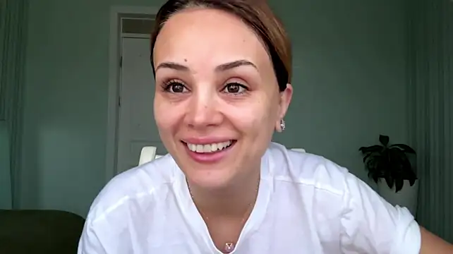 SayraPie webcam show