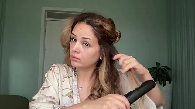 SayraPie webcam show