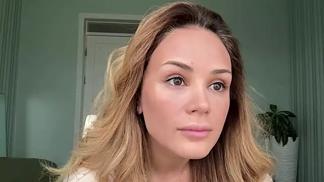 XXX chat uživo modela SayraPie