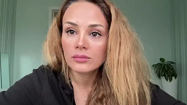 SayraPie – webcam-show