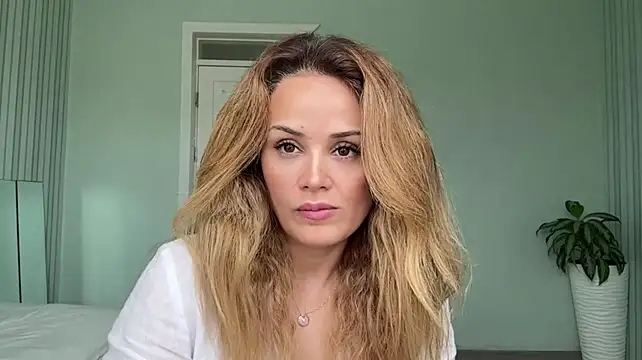 SayraPie's Webcam Show