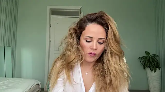 SayraPie's Webcam Show