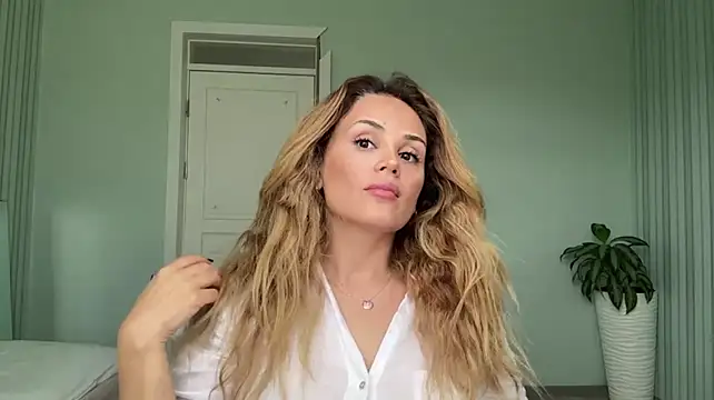 SayraPie's Webcam Show