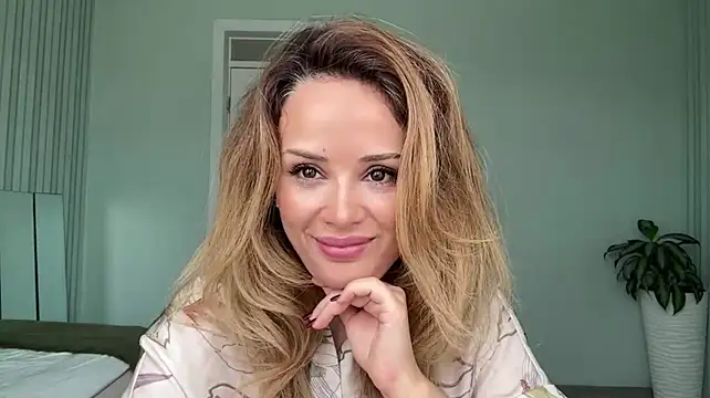 SayraPie's Live XXX Chat