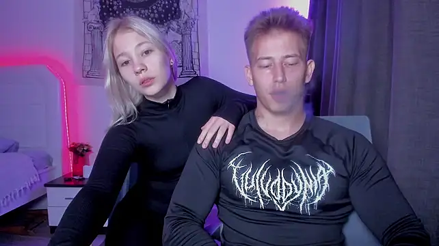 Show modela youfindus na web-kameri