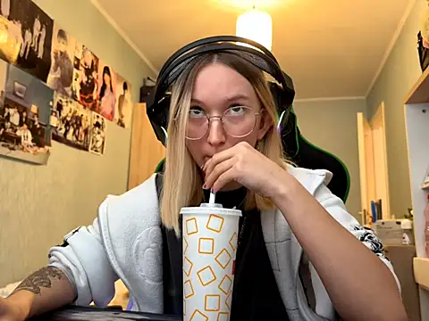 Webkamerová show SoniaKotts
