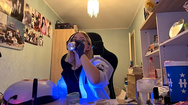 הופעת וובקאם של SoniaKotts
