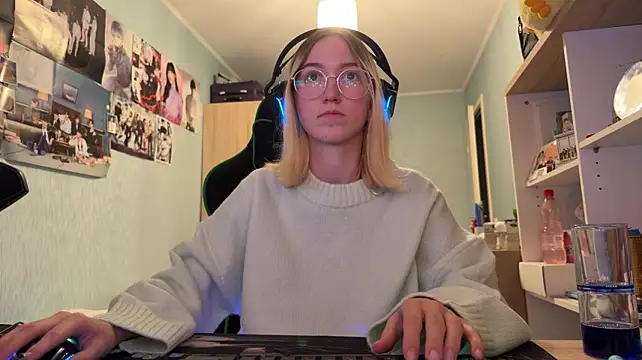 SoniaKotts Pertunjukan Webcam