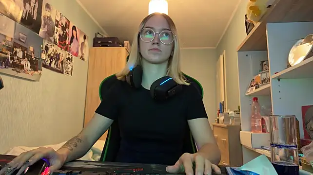 Show modela SoniaKotts na web-kameri