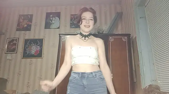 LeonardaElchert Show in webcam