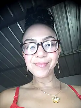 Chat +18 de CrissDessire ao vivo