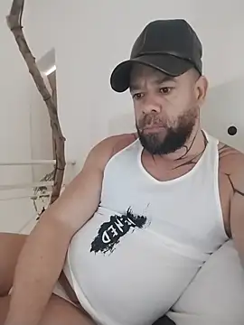 Show de LatinoSensual45 na webcam