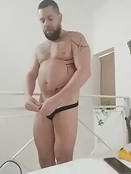 הופעת וובקאם של L4tinoSensu4l45