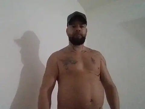 Show modela L4tinoSensu4l45 na web-kameri