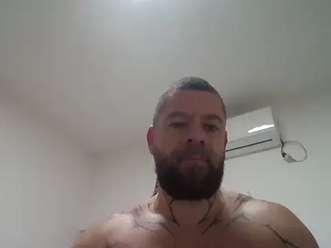 הופעת וובקאם של L4tinoSensu4l45