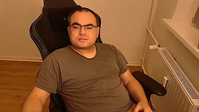 Latexboy893 Webcam show