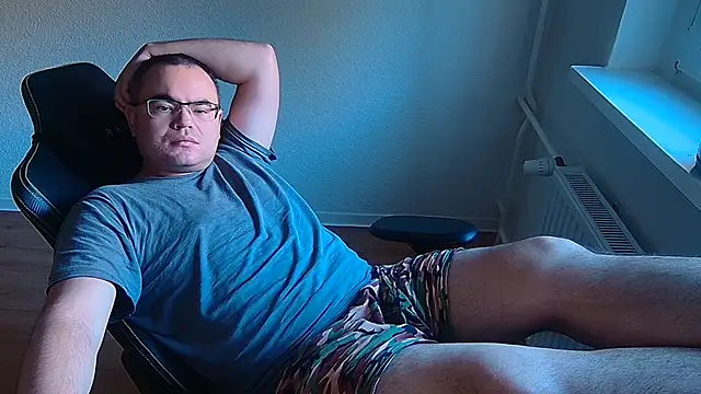 Latexboy893 Webcam show