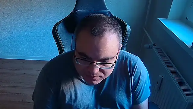 Latexboy893 webkamerás műsora