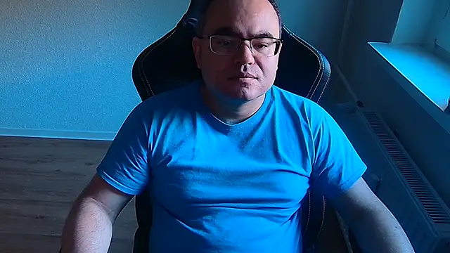 Latexboy893's Webcam Show