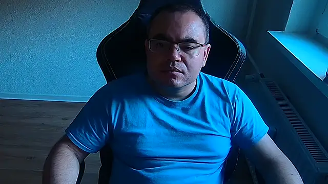 Latexboy893 Webcam Show