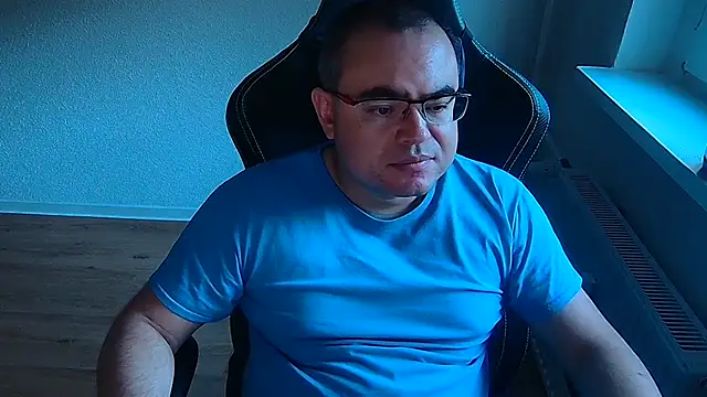 Latexboy893 – webcam-show