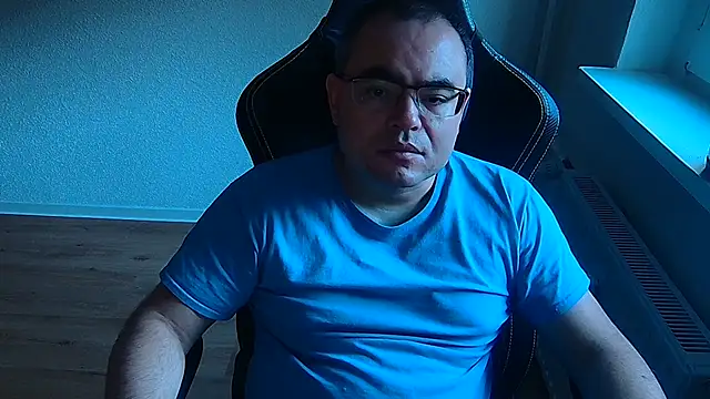 הופעת וובקאם של Latexboy893