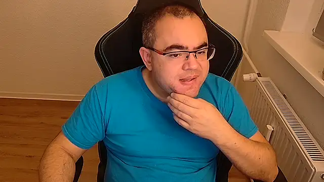 Latexboy893 webcam show