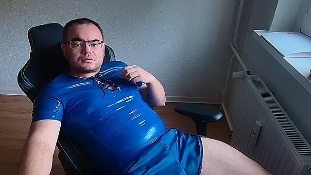 Latexboy893 Webcam show