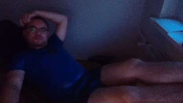 Latexboy893 webkamerás műsora