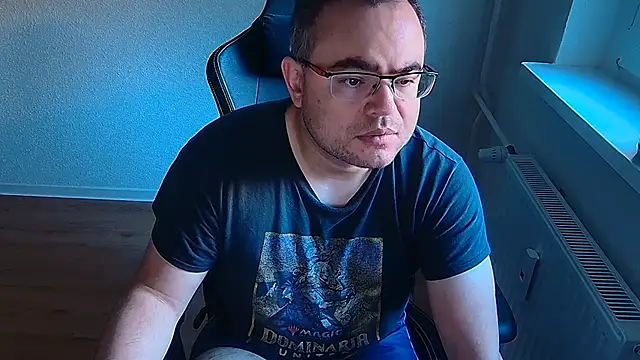 Latexboy893 Webcam show