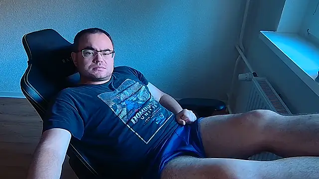 Latexboy893 Webcam show