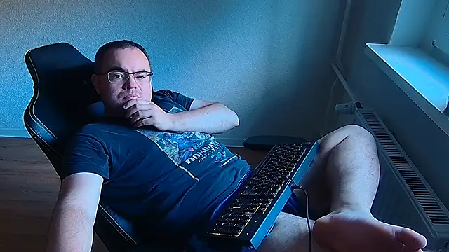Latexboy893 – webcam-show