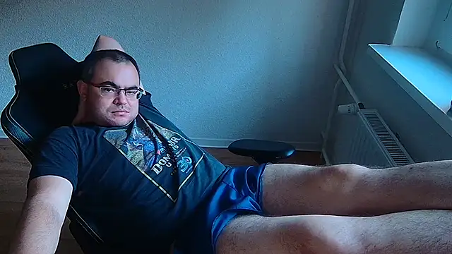 הופעת וובקאם של Latexboy893