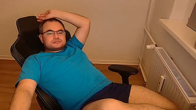 Pokazy przed kamerką – Latexboy893