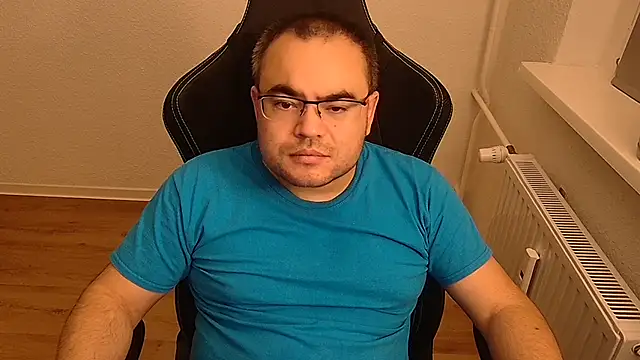 הופעת וובקאם של Latexboy893