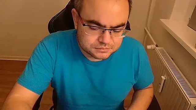 Latexboy893 Show Webcam