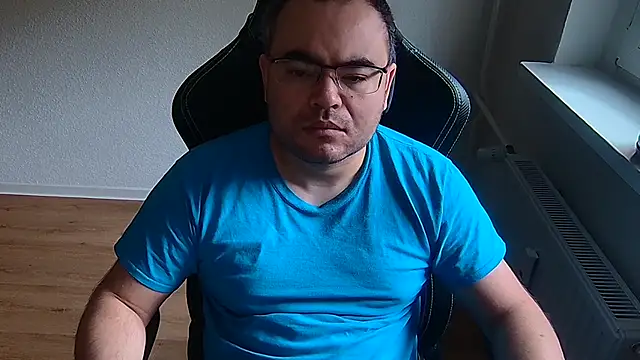 הופעת וובקאם של Latexboy893
