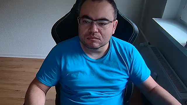 Latexboy893 webcam show