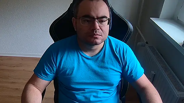 Pokazy przed kamerką – Latexboy893