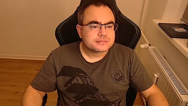Latexboy893 webkamerás műsora