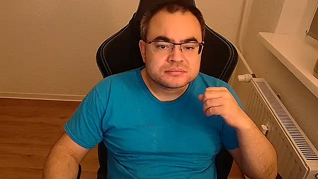 Latexboy893 webcam show