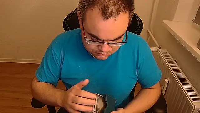 Latexboy893 webkamerás műsora