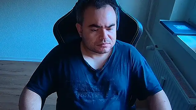 Latexboy893 webkamerás műsora