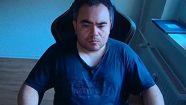 Latexboy893's Webcam Show