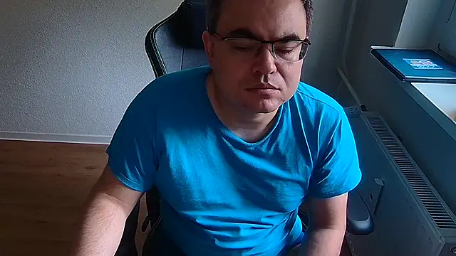 Latexboy893 Webcam show