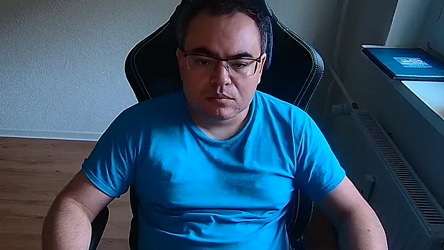 Latexboy893 Webcam Show