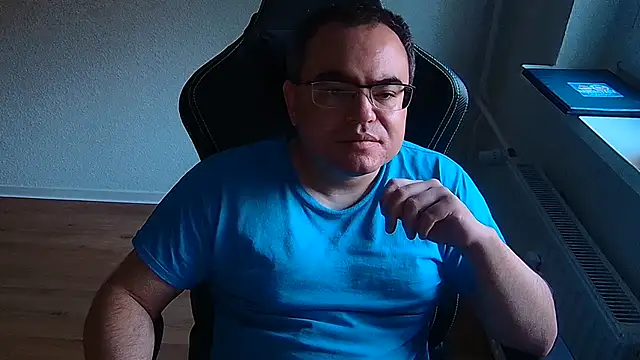 Latexboy893 Webcam Show