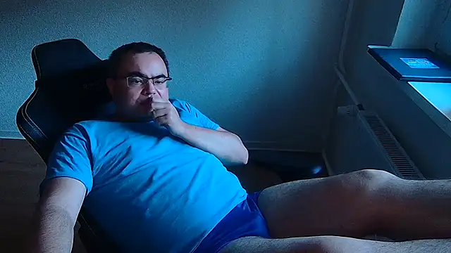 Latexboy893 Webcam-Show